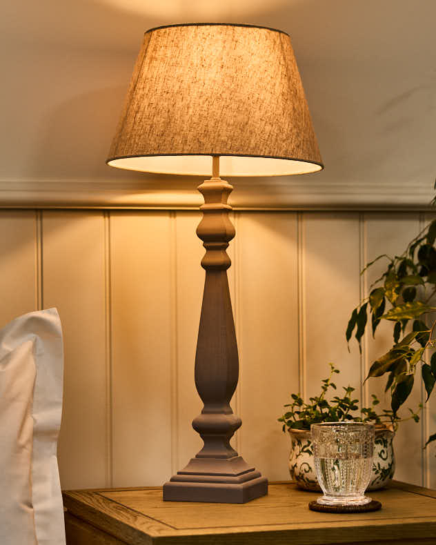 Country Style Pillar Lamp - Image 3