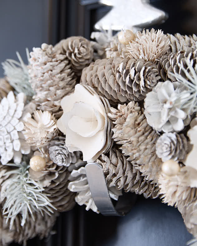 Giant Morning Frost Wreath 50cm - Image 4