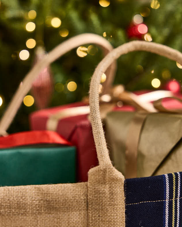 Highland Tartan Christmas Present Sack - Image 3