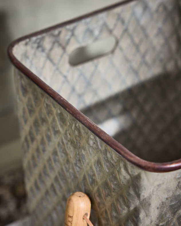 Levene Set of 3 Embossed Planters - Image 4