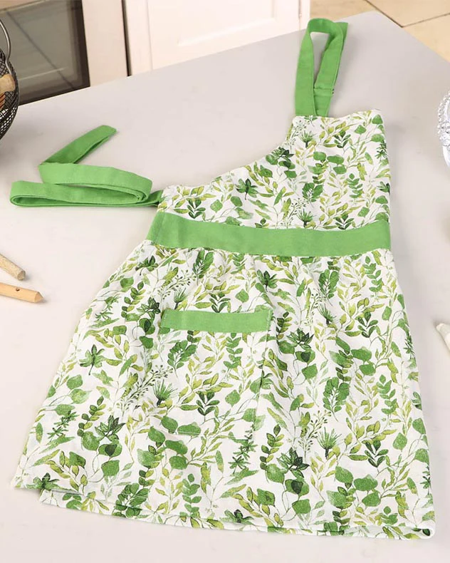 Meadowbrook Children's Apron - Image 3