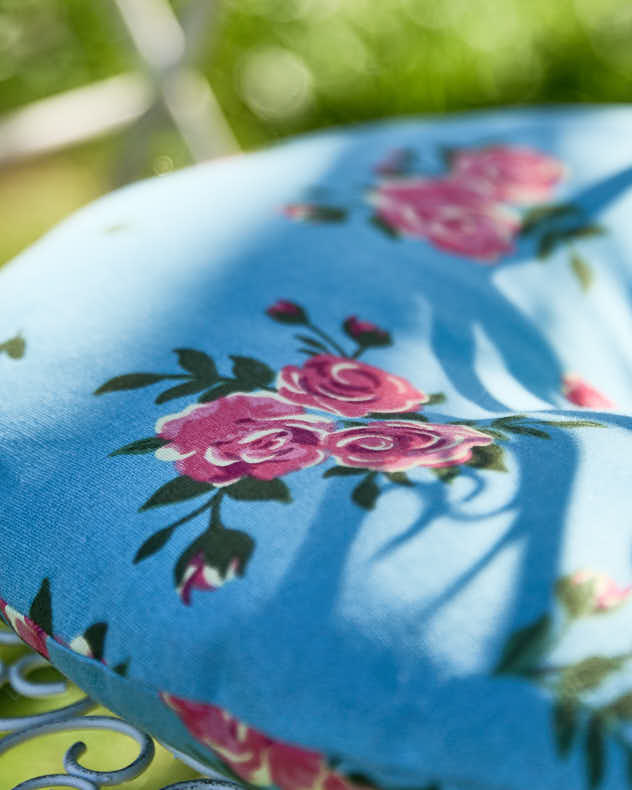 Set of 2 Blue Rose Round Garden Seat Pads - Image 4