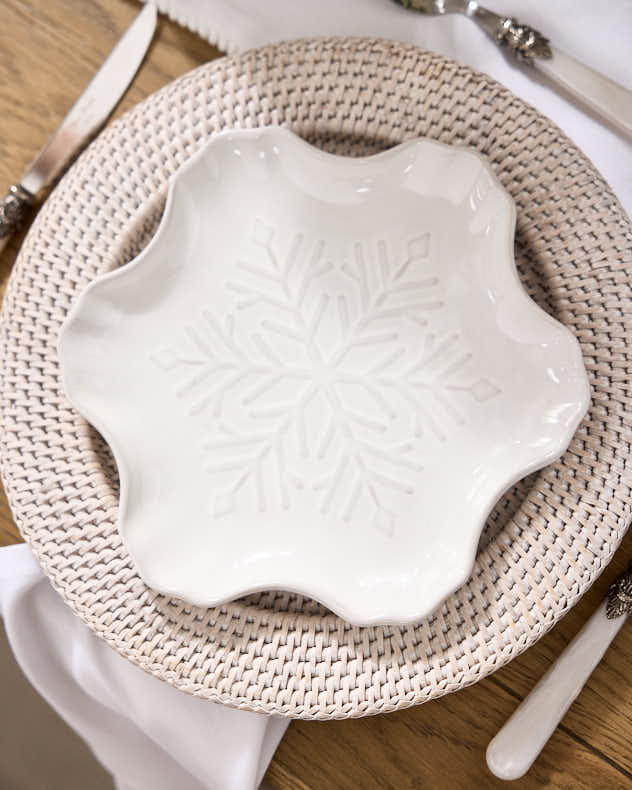 Set of 2 White Snowflake Dinner Plates - Image 2