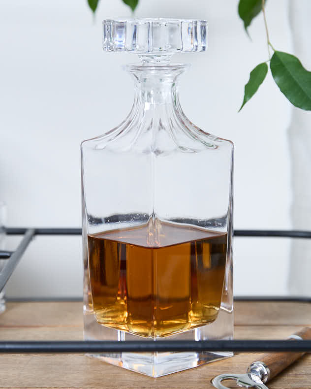 Luxury Traditional Decanter - Image 4
